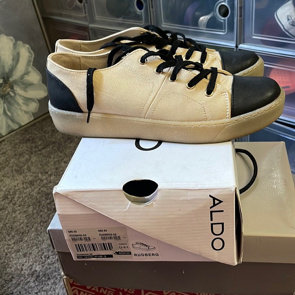 Aldo sneaker